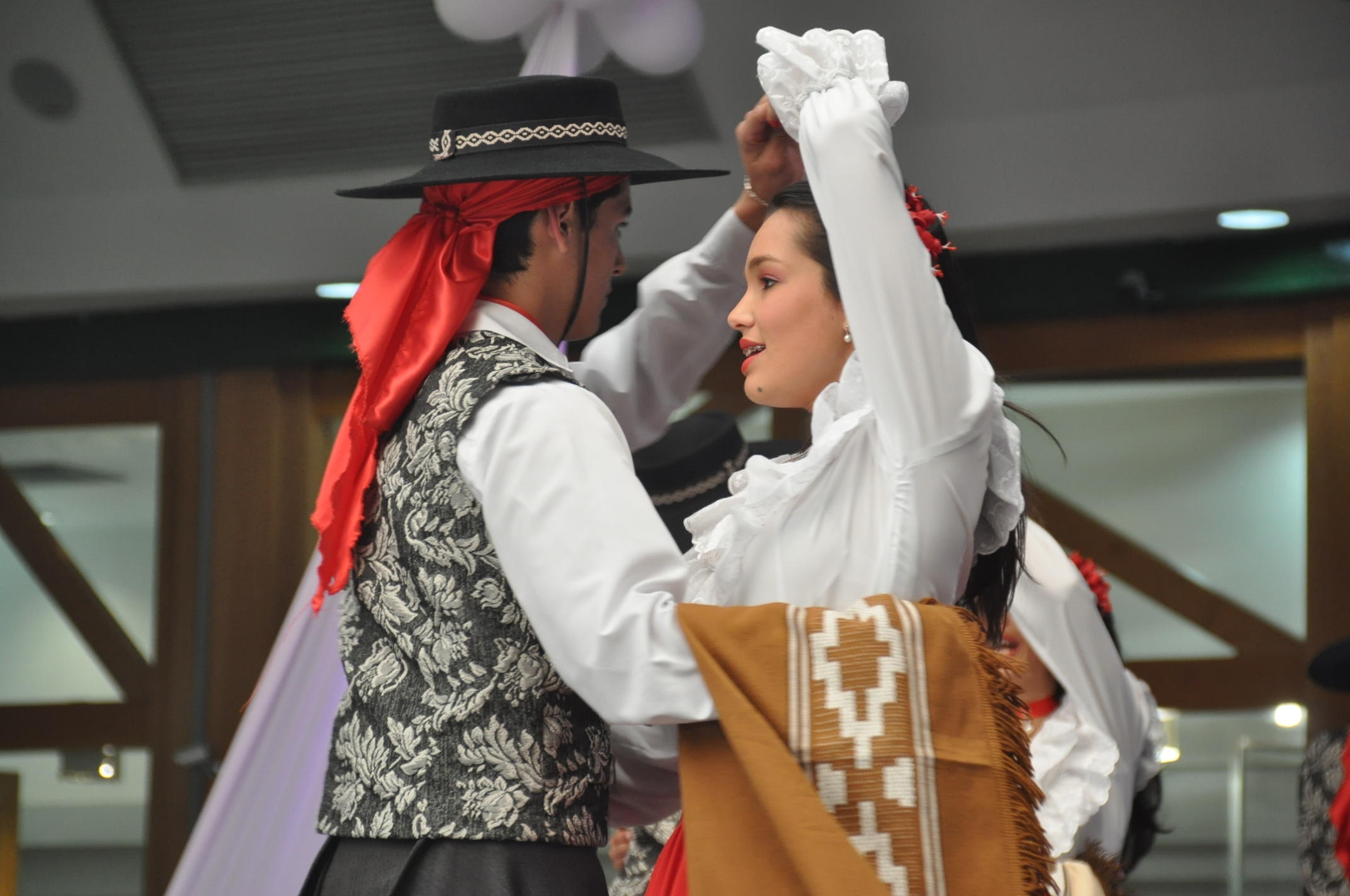 Festival Internacional de Danças começa no Criciúma Shopping