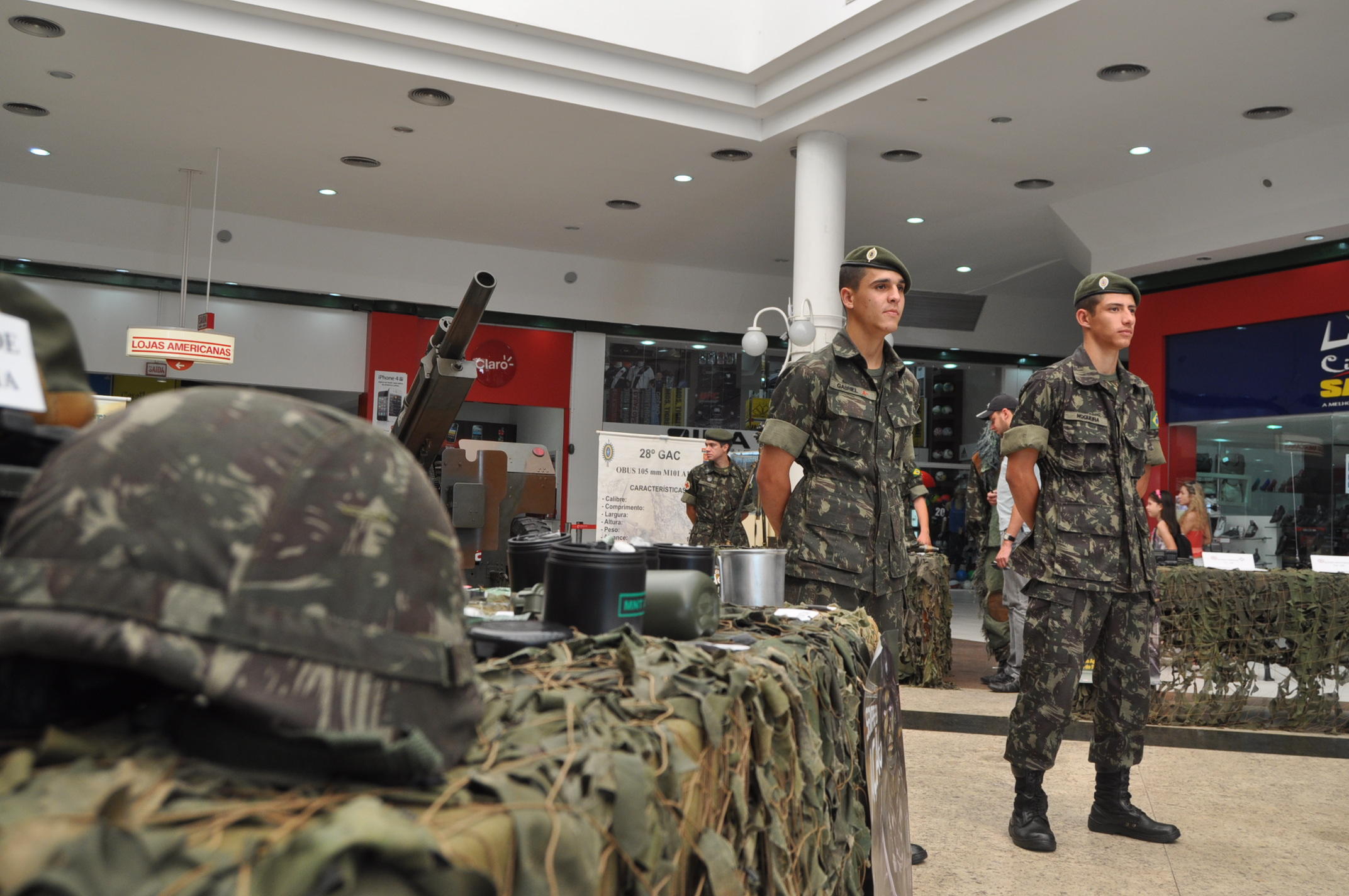 Soldados do Exército Brasileiro são homenageados com exposição