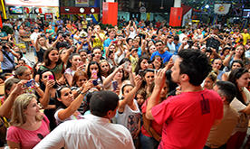 Rubens Daniel é recepcionado com aplausos no Criciúma Shopping