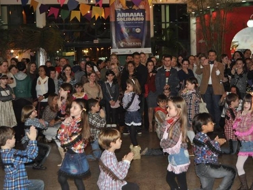 Arraial Solidário diverte o público no Criciúma Shopping