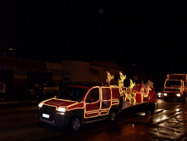 Caravana de Natal atrai multidão ao shopping