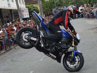 Três mulheres serão sorteadas para uma carona nas motos do 