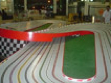 Pista de autorama no Criciúma Shopping