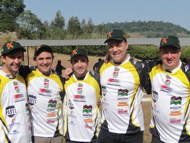 Equipe de tiro patrocinada pelo Criciúma Shopping lidera Estadual